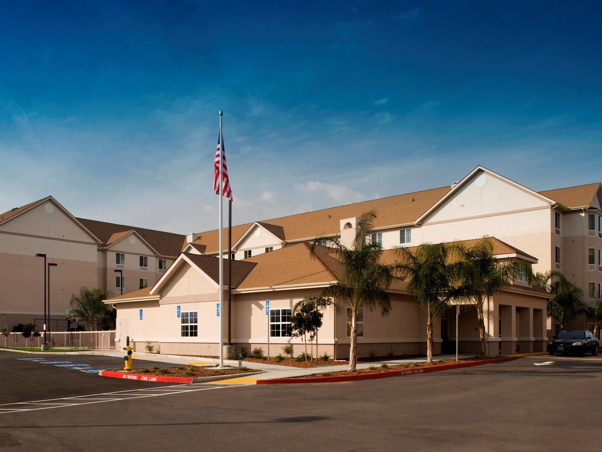 Homewood Suites By Hilton Fresno Airport/Кловис Экстерьер фото